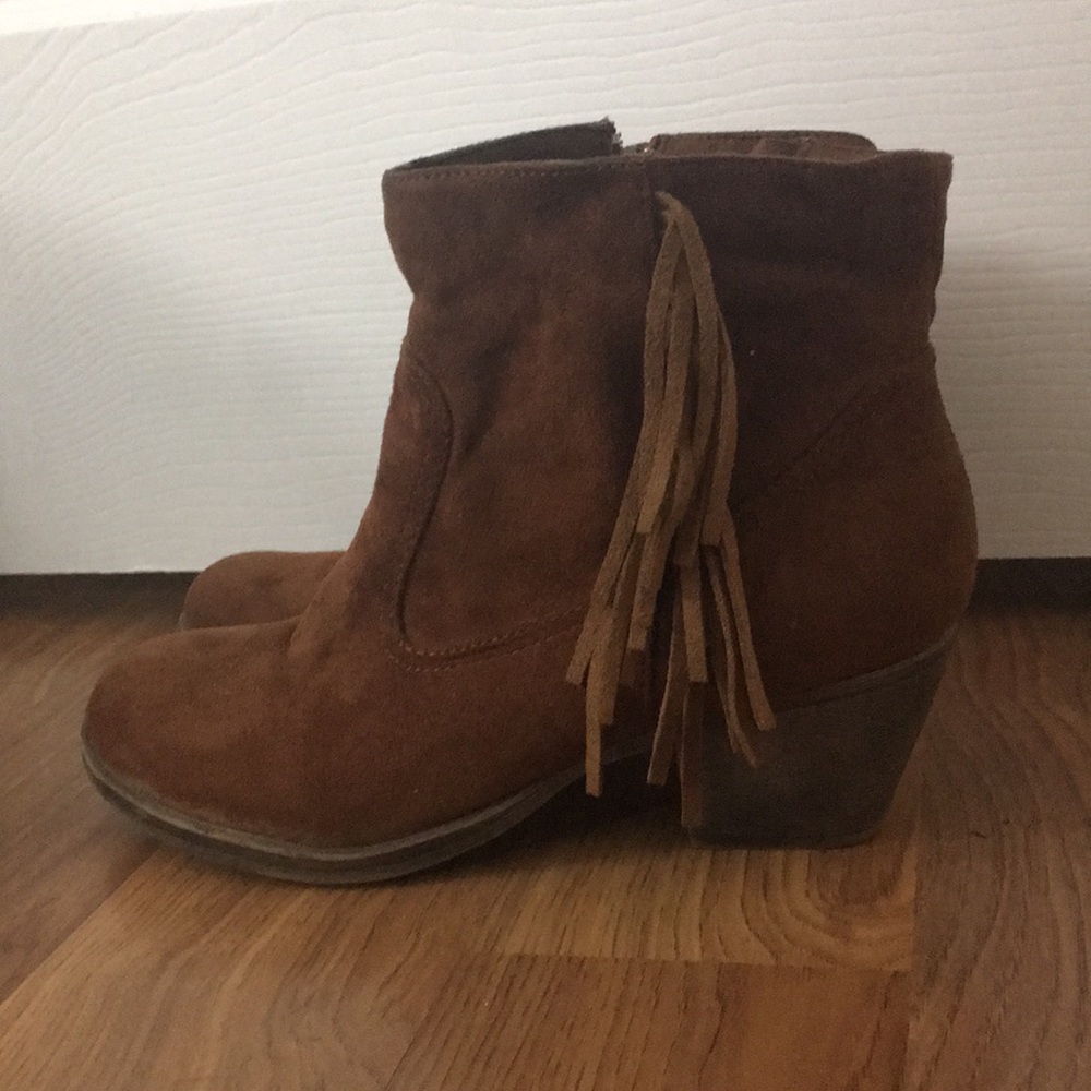 8.5 Rock & Candy fringe booties